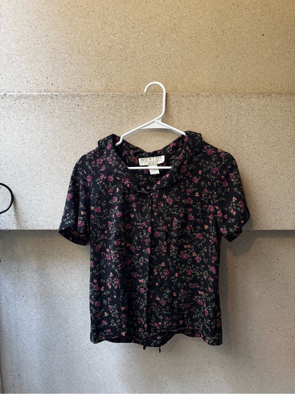 VINTAGE 90s Norton McNaughton Black Floral Short-Sleeve Blouse